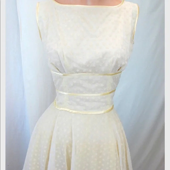 Vintage day dress - Picture 2 of 9